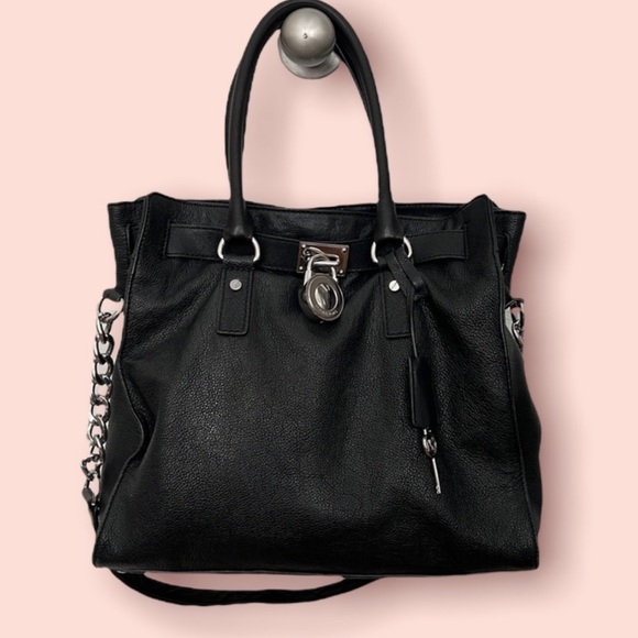 MICHAEL KORS black leather bag. - Picture 1 of 11